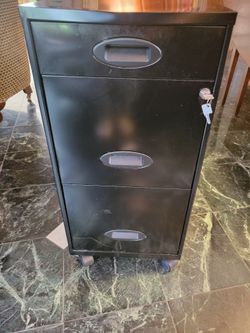 2-Drawer file cabinet