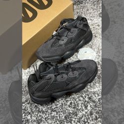 Adidas Yeezy 500 Utility Black Size 6M/7.5W