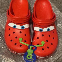 (NEW) (BEST OFFER) LIGHTING MCQUEEN CROCS