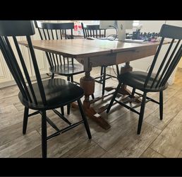 Table with 4 Chairs /Good Condition