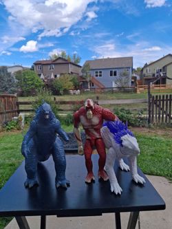 Godzilla vs Kong Monster Action Figure Set of 3 and simulación and skull king