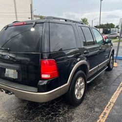 2004 Ford Explorer