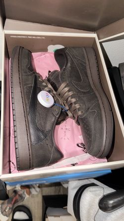 Travis Scott Jordan 1