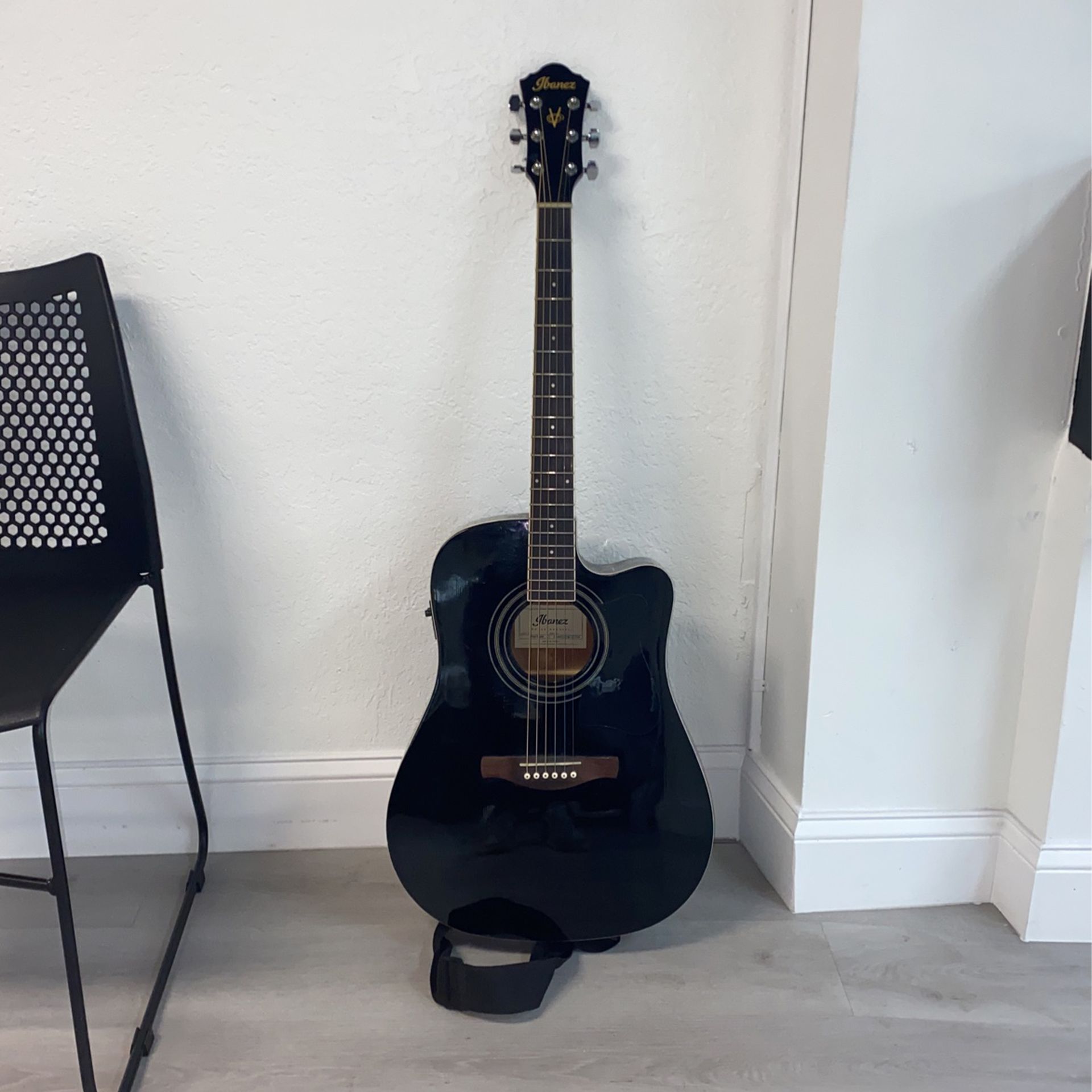 Ibanez V70CE-BK Acoustic-Electric Guitar w/ Case