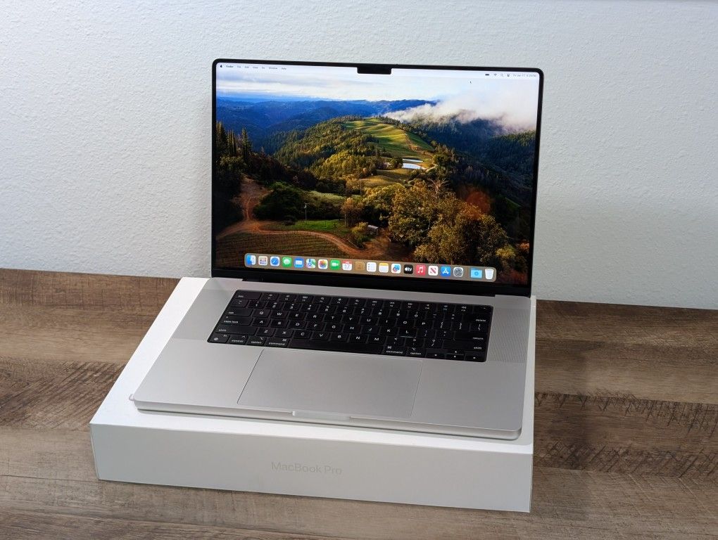 MINT Macbook Pro 16 M3 Pro - 18GB - 512GB - AppleCare+ 06/27 - 100% Battery Health