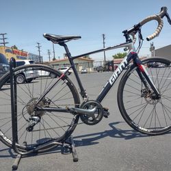 Giant Road bike Medium 54cm Claris