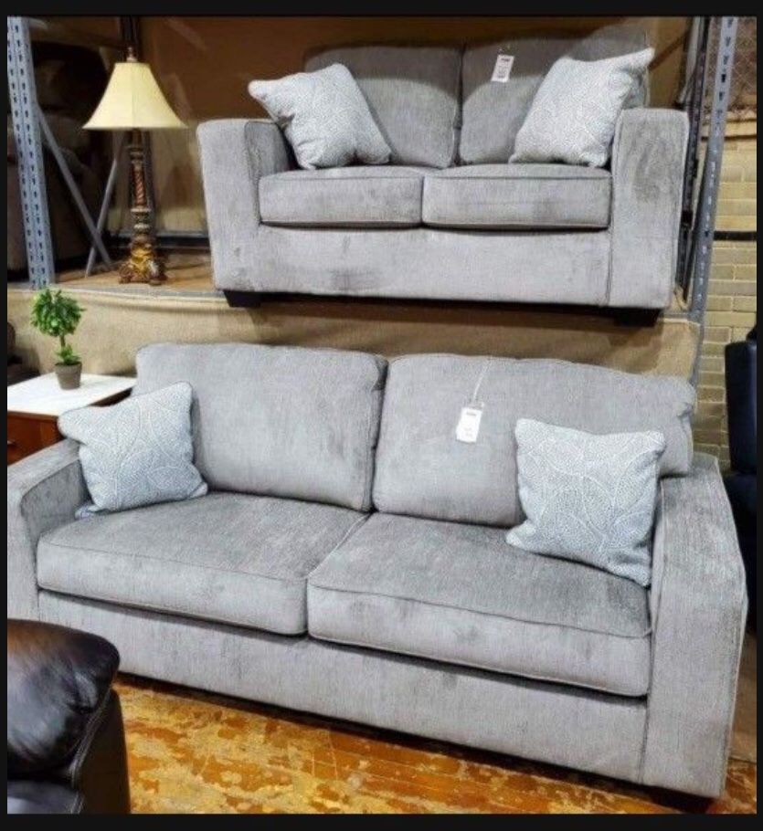 Light Colored Comfy 2 Piece Living Room Set ( Sofa & Loveseat ) 🤩 Brand New💥 Delivery Available 👍
