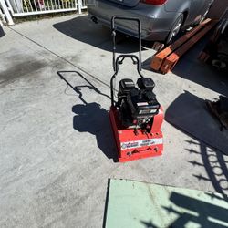 Central Machinery. Compact Vibrator Plate 