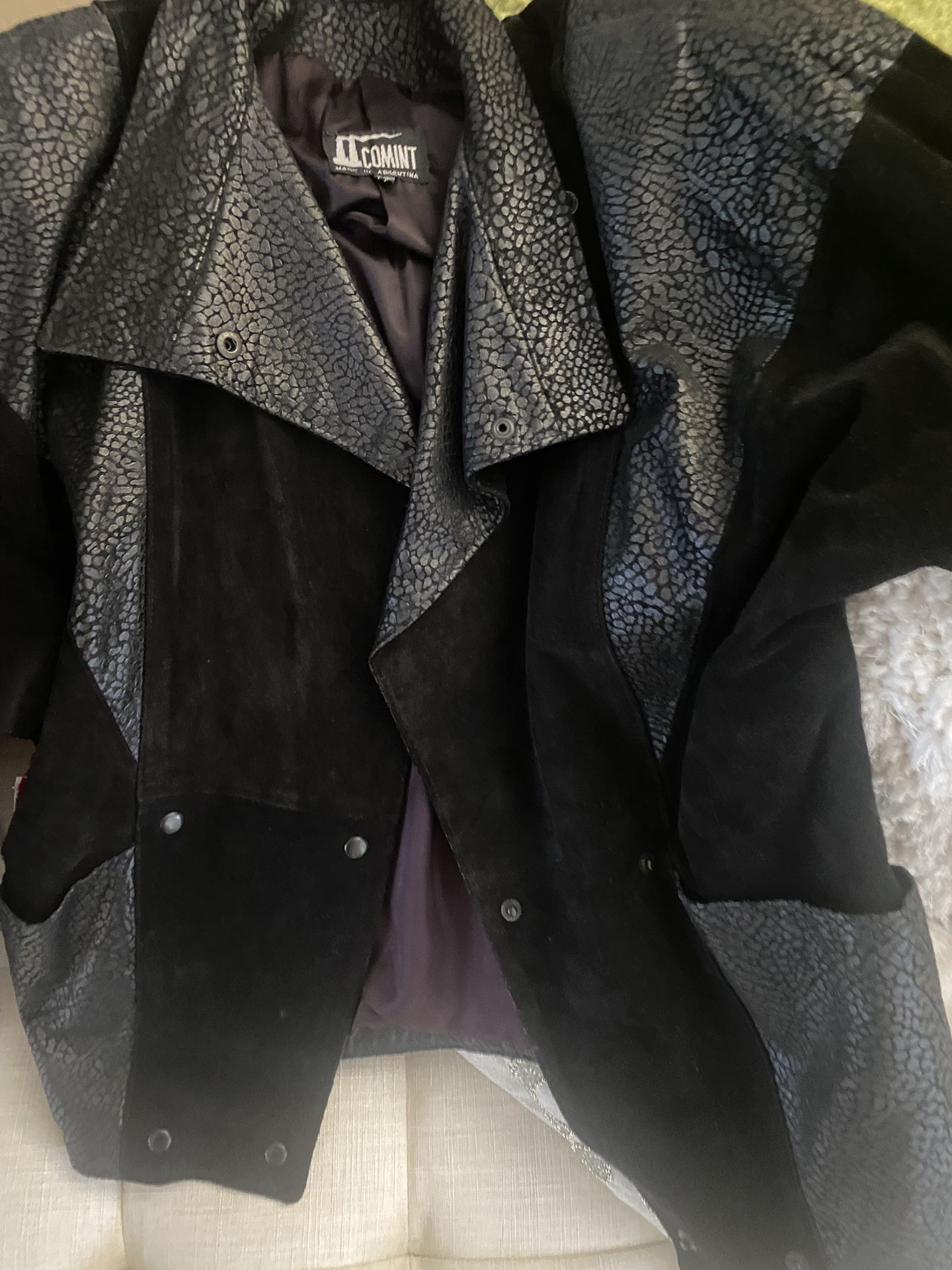 Women’s Vintage Black Leather Coat