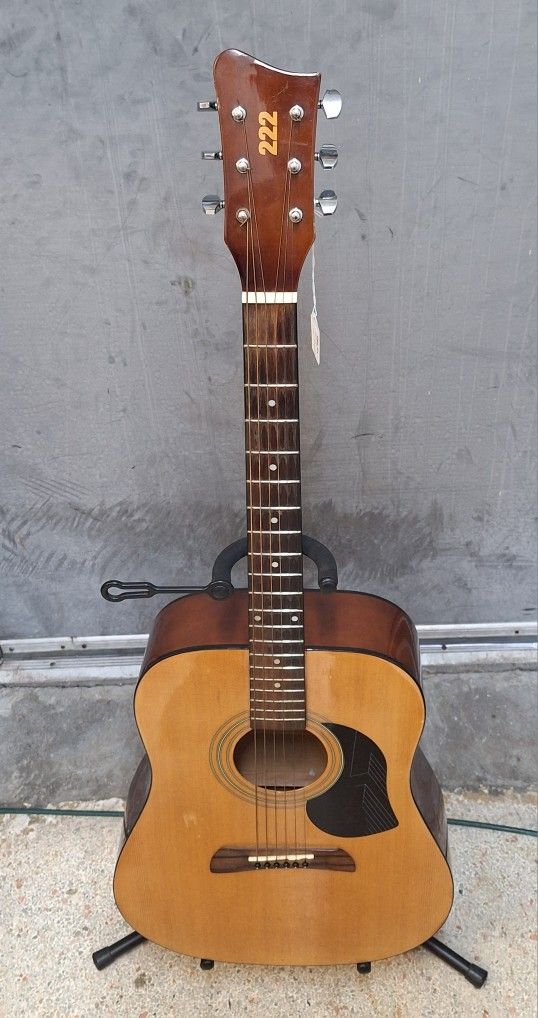 FIRST ACT ACOUSTIC GUITAR AL460