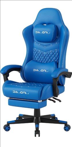 Gaming Chair with Footrest