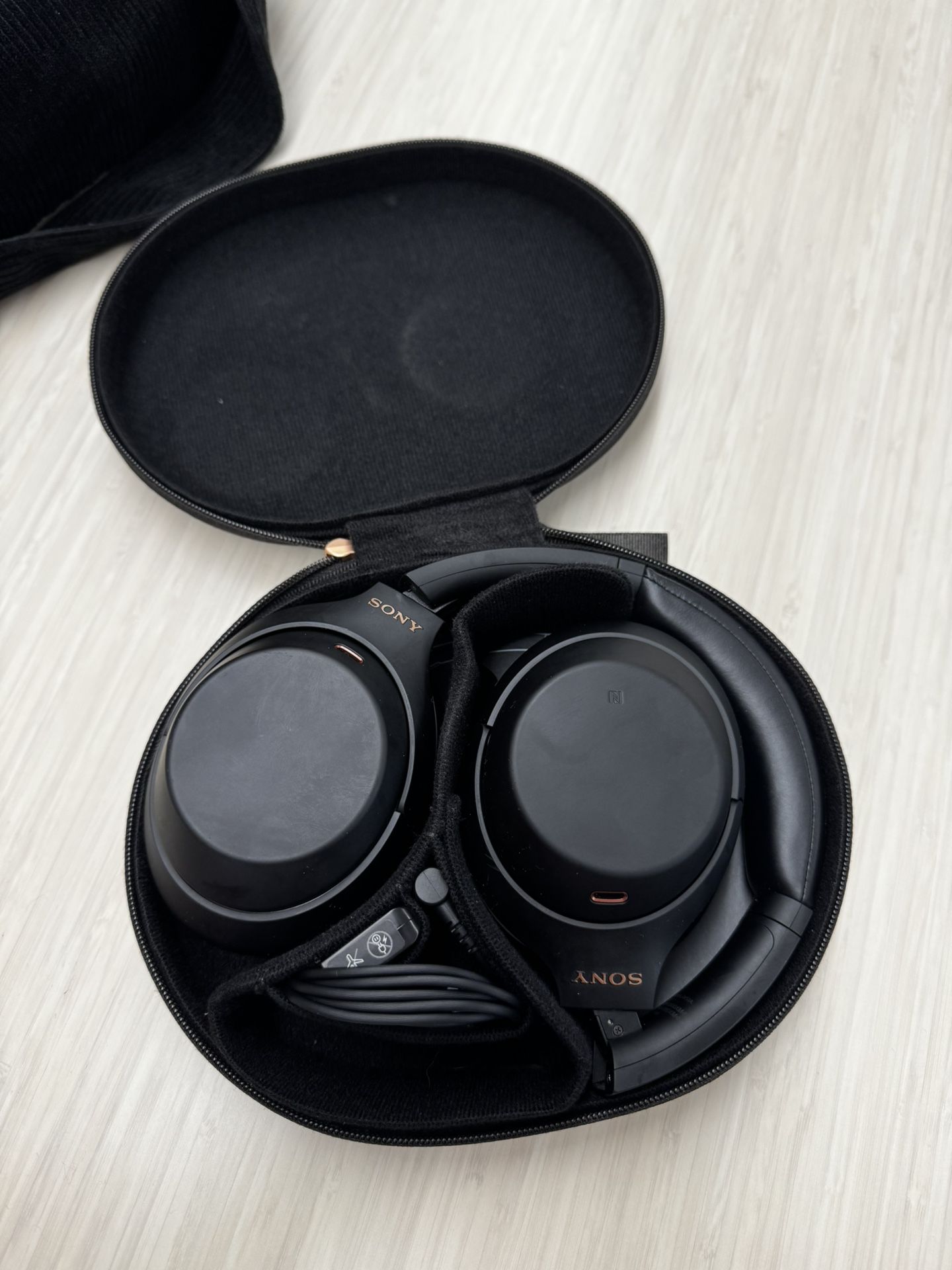 Sony WH1000XM4 Wireless Noise Canceling Over Ear Headphones Black for