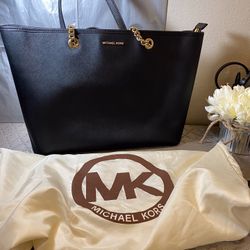 BLACK BAG Michael Kors Jet Set Travel Chain Leather  Black Handbag Brand New. OBO
