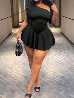 Plus Size One Shoulder Romper 