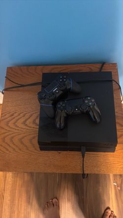 PS4 slim with 2 controllers