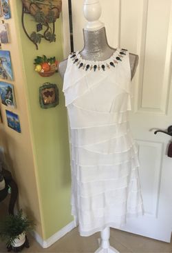 S. L. FASHIONS BEAUTIFUL DRESS NEVER WORE FROM MACYS SIZE 12