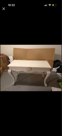 Solid Wood Entry Way Table - DIY/Refinishing Project