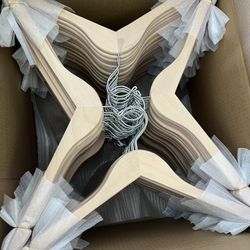 BRAND NEW wooden Hangers [100 Count]