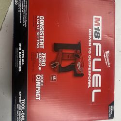 Milwaukee M18 18ga 1/4” Narrow Crown Stapler 