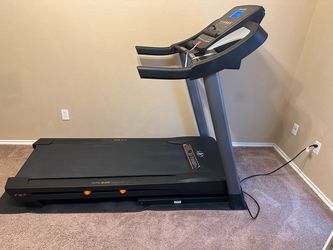 Nordic track Treadmill T5.7!!