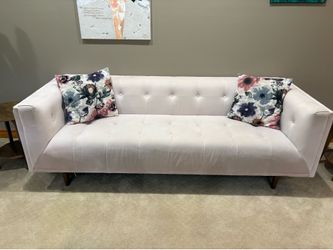 Structube Modern 3-Seat Sofa – Very good Condition
