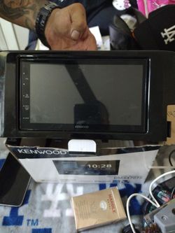 Kenwood monitor w/ Receiver DMX4707S