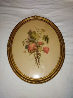 Vintage Oval Gold Frame Floral Print – Antique-Style Wall Art