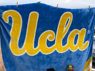 Northwest Company UCLA Bruins Raschel Signature Design Blanket