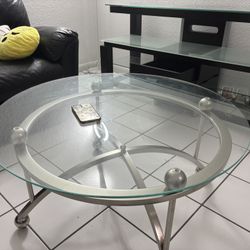 Round Living-Room Table/Mesa Redonda Para Sala