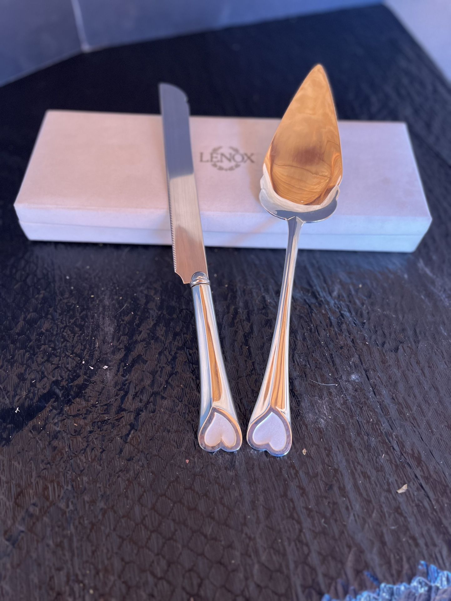 Lenox Flatware To Serve Wedding Cake