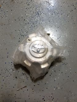 TOYOTA OEM FJ Cruiser Center Caps