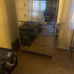 RH MIRRORED DRAWER 
