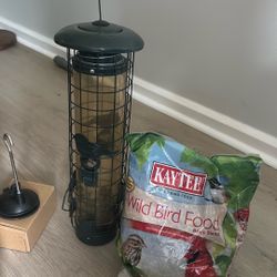 Squirrel Proof Bird Feeder With Hanger & Bird Seed