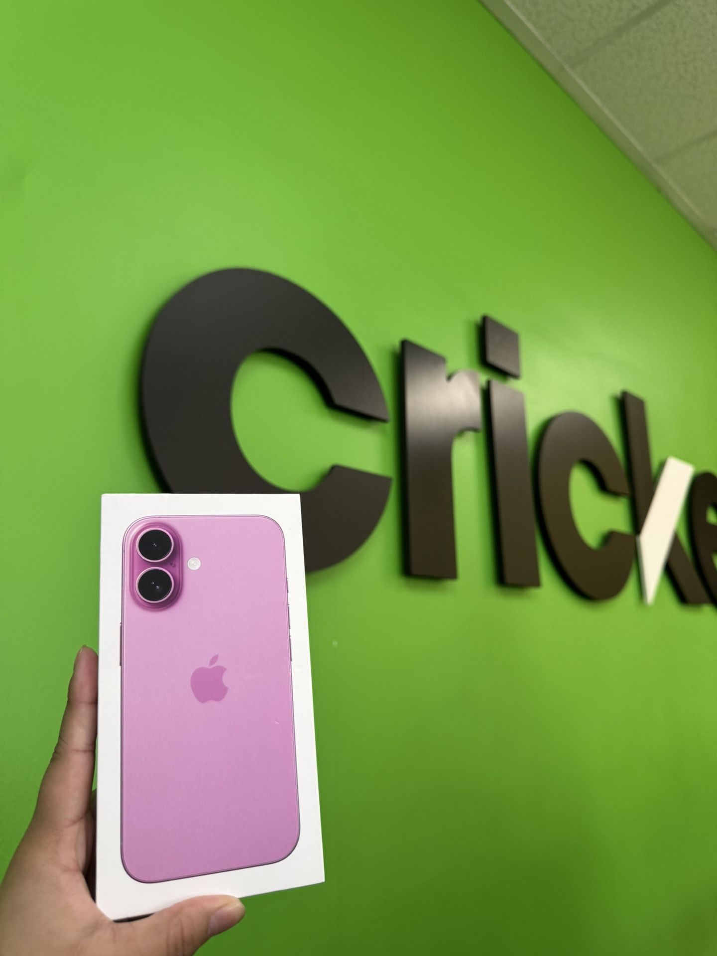 iPhone 16 (PHONE PAYMENT PLANS AVAILABLE)