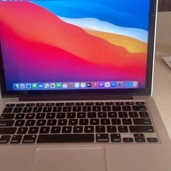 Apple MacBook Pro 8gb-256gb-i5  N Case W/free Ear Buds 