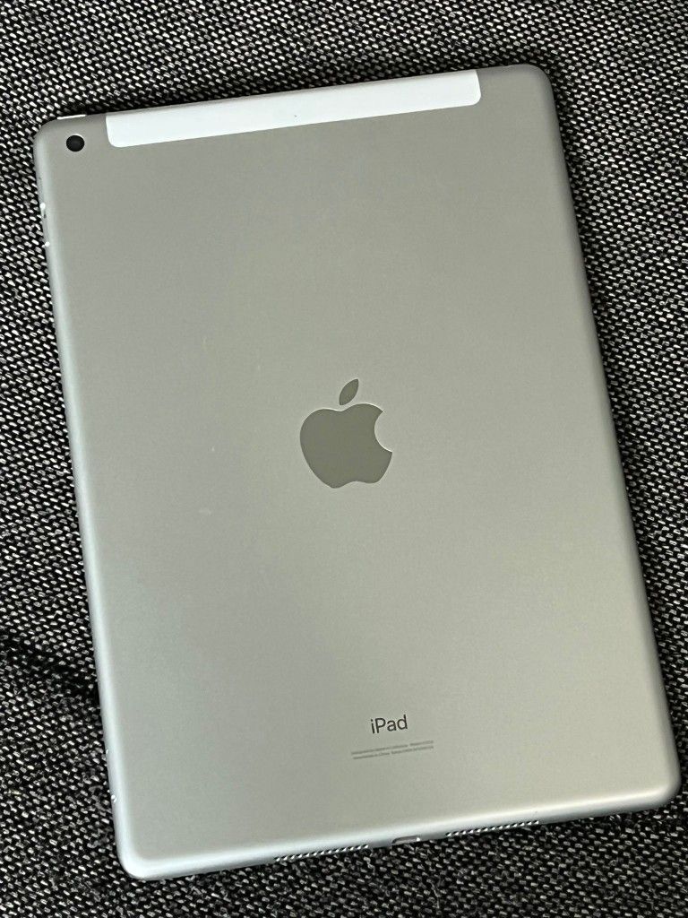 iPad 7 , Seventh Generation , Unlocked Cellular and iCloud , Wi-Fi Internet, Excellent Condition, Usable all Company Sim