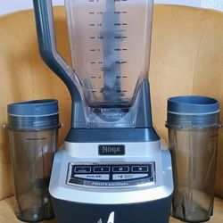 Ninja Professional Set Works perfectly Includes Blender 2 Cups and extra cup cutting Blade. 1100 Watt Ninja Model BL740 b Blender smoothie maker with 