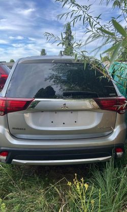 Mitsubishi Outlander 2015-2020 Year Parts