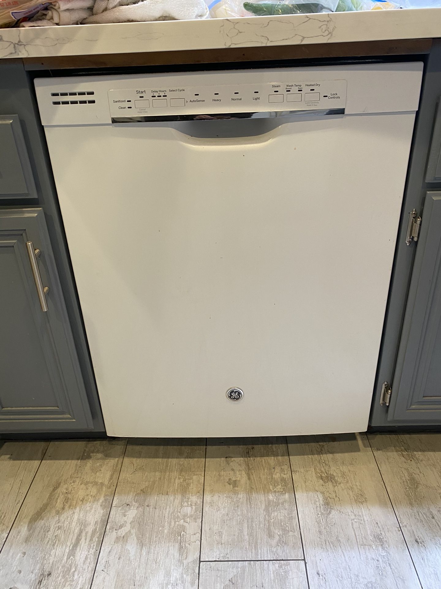 Kitchen appliances dish washer stove microwave