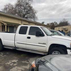 2003 GMC Sierra 2500hd Crew Cab $2500 