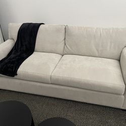 Crate & Barrel Axis Classic 76" Sofa