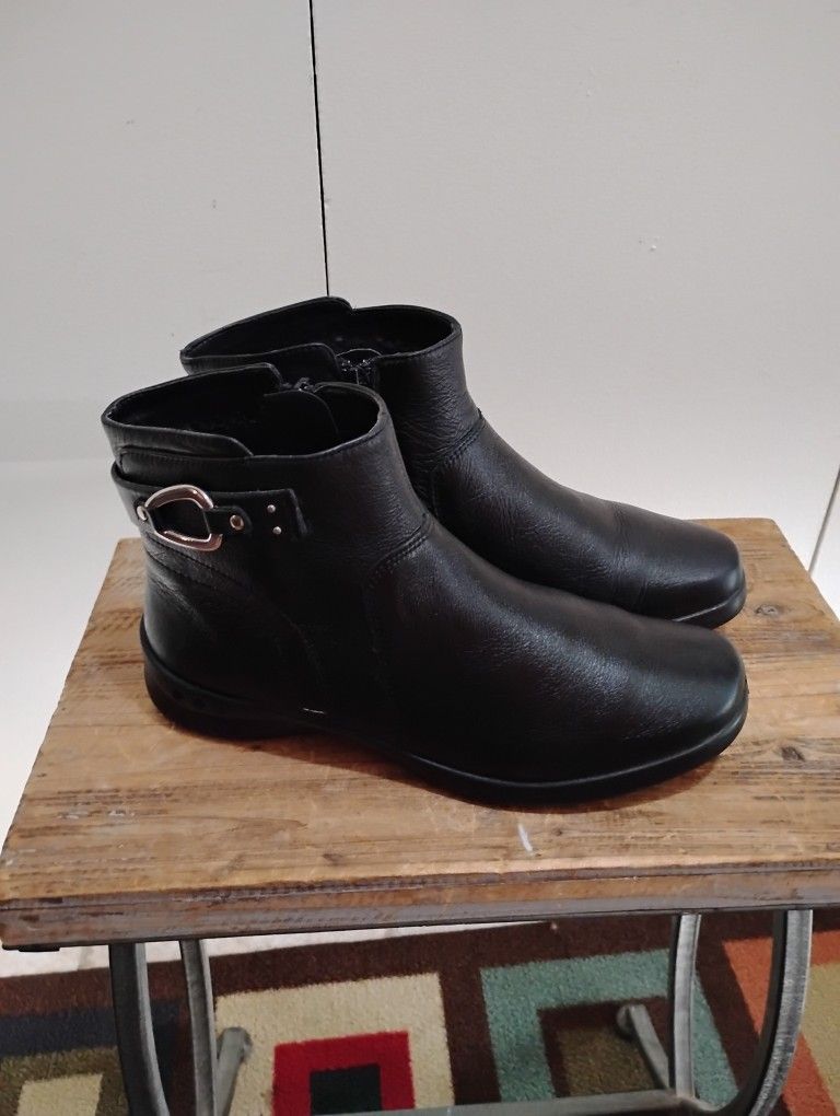 Very Nice Black Comfy Leather Flexi Women's Boots Size (8) Located In Reedley