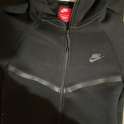 Small Black Nike Tech 