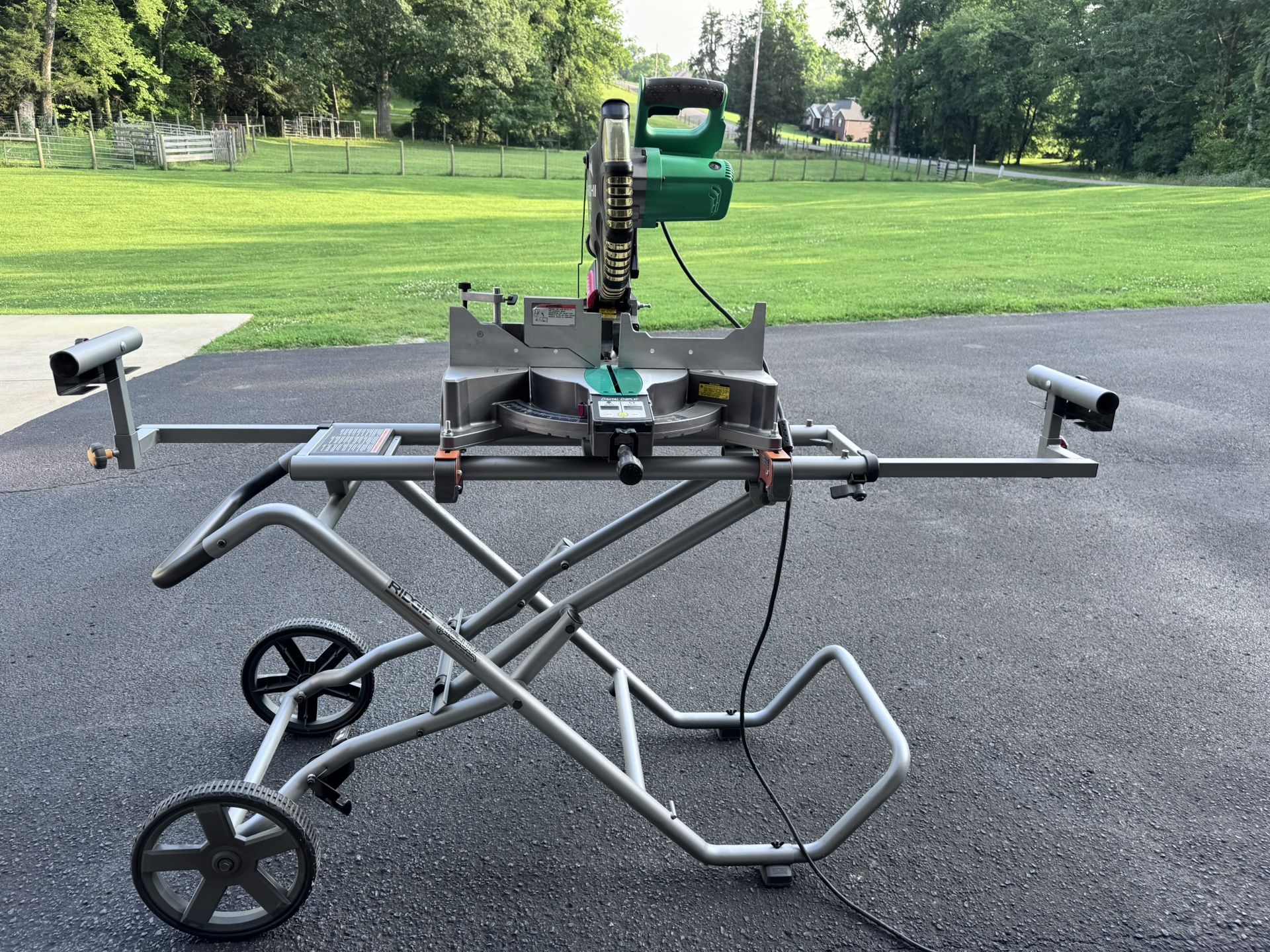 Hitachi 12” Compound Miter Saw