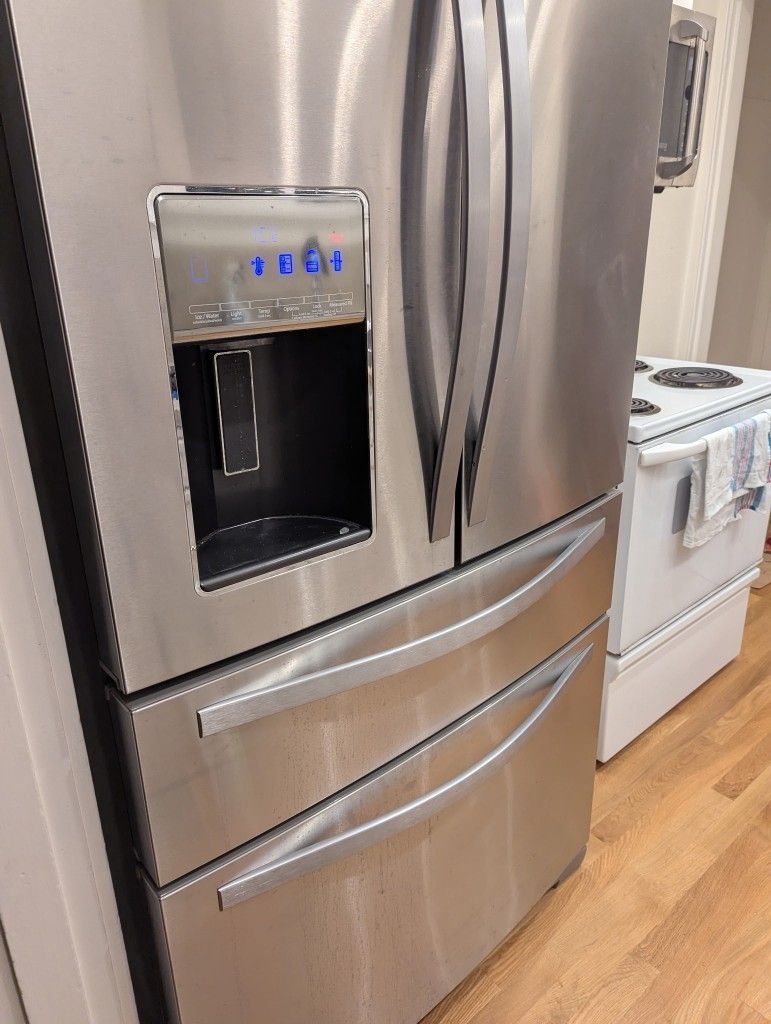 Whirlpool Refrigerator 