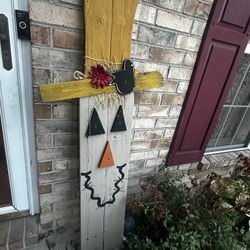 Scarecrow fall sign