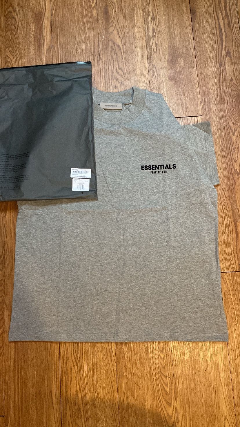 Essentials Tshirt