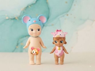 ​✨ Cute Collectible Doll Figurine Lot – Blue Mouse Angel & Pink Cow Girl Set! 🐮🐭