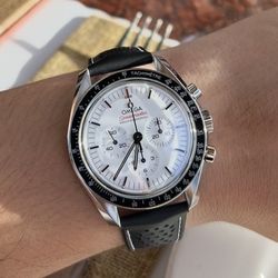OMEGA SPEEDMASTER MOONWATCH
