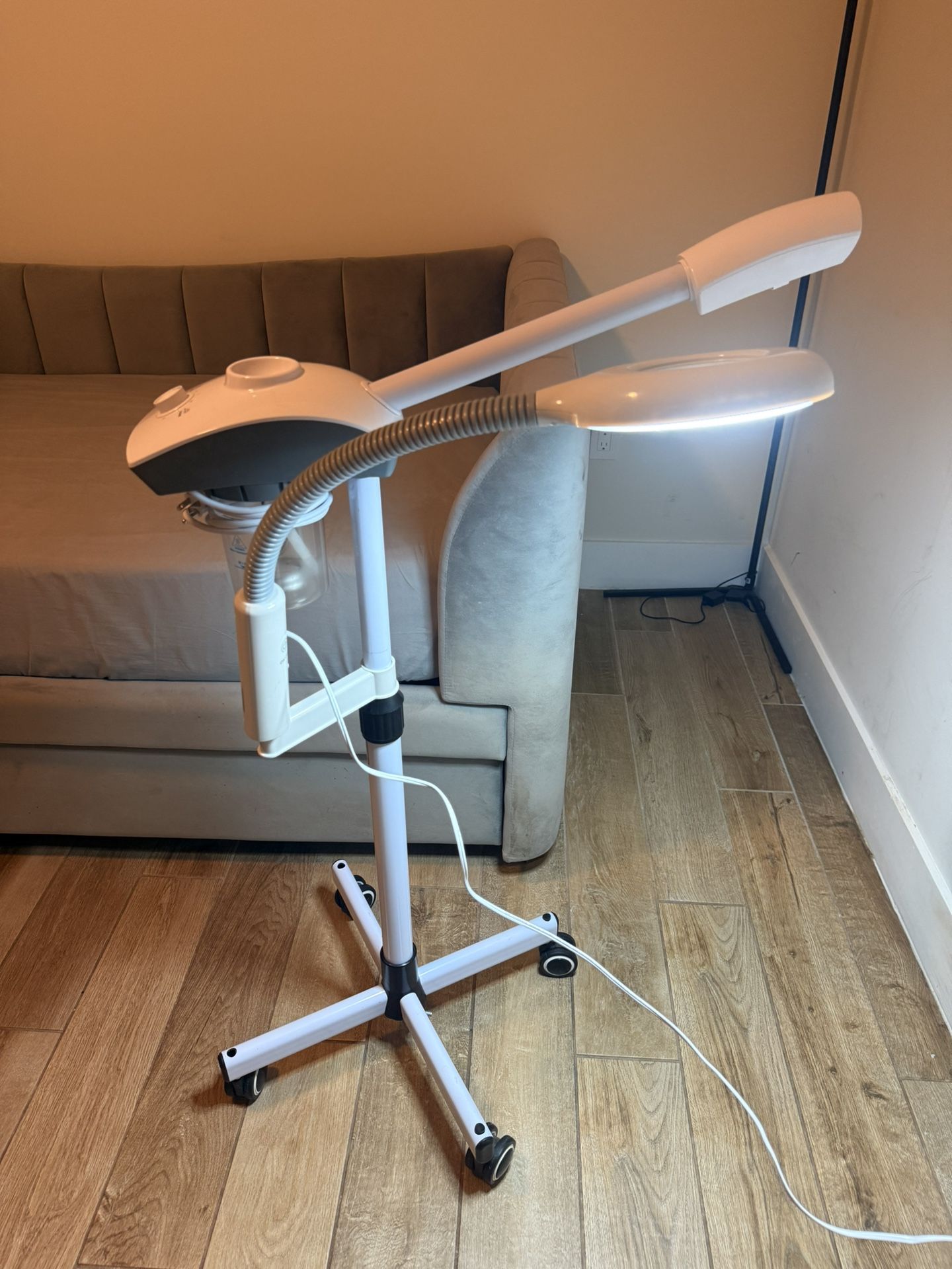 Facial Steamer With Light And Magnifying Glass